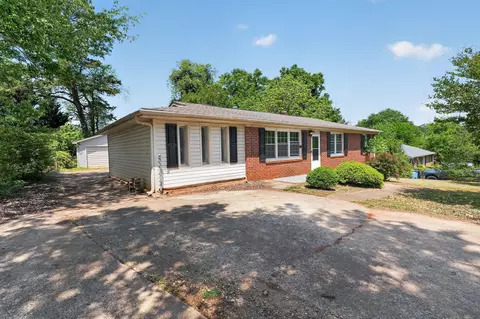 101 Sharon Dr, Greenville, SC 29617