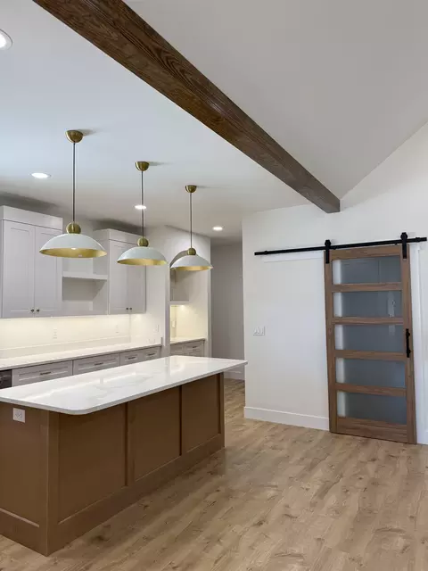 Kitchen - 141 Babb Rd, Campobello, SC 29322 photo 2 of 6