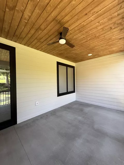 Exterior - 141 Babb Rd, Campobello, SC 29322 photo 3 of 7