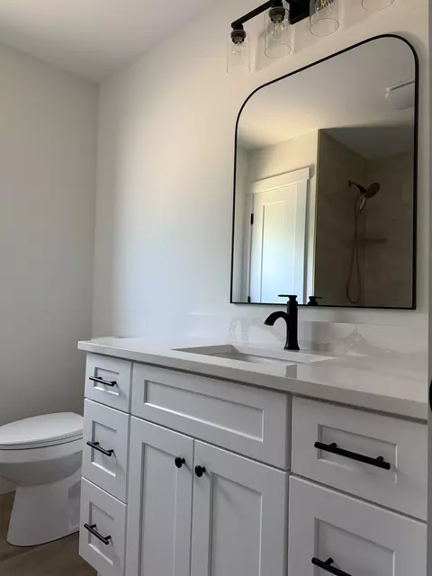Bath - 141 Babb Rd, Campobello, SC 29322 photo 10 of 11