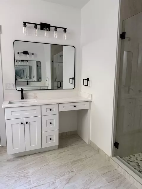 Bath - 141 Babb Rd, Campobello, SC 29322 photo 1 of 11