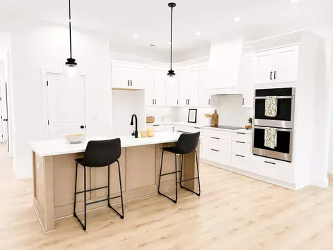Kitchen - 106 Pinebrook Dr, Boiling Springs, SC 29316 photo 2 of 3