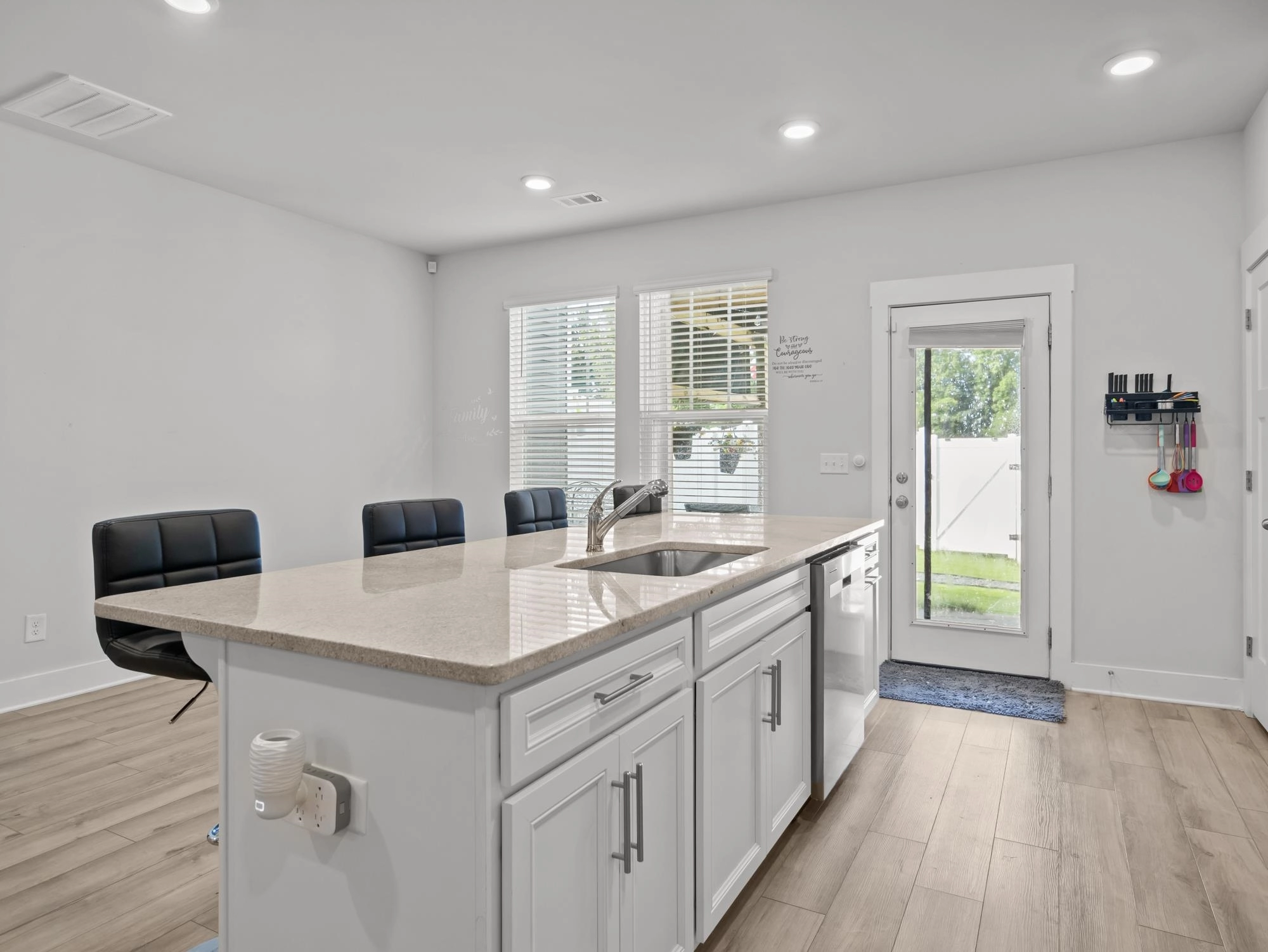 Kitchen - 1553 Rivermeade Dr, Moore, SC 29369 photo 5 of 5