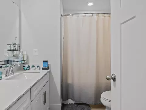 Bath - 1553 Rivermeade Dr, Moore, SC 29369 photo 5 of 6
