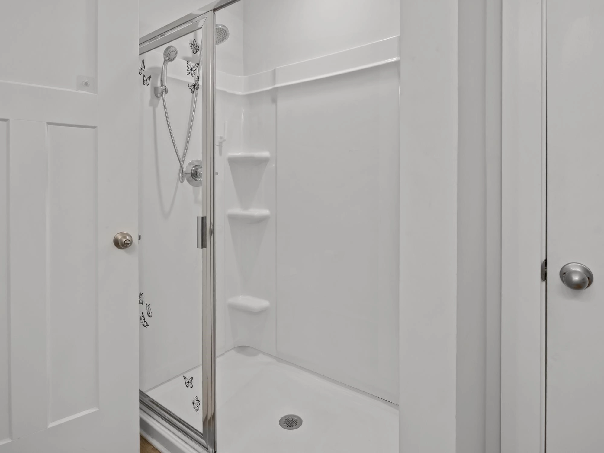 Bath - 1553 Rivermeade Dr, Moore, SC 29369 photo 3 of 6