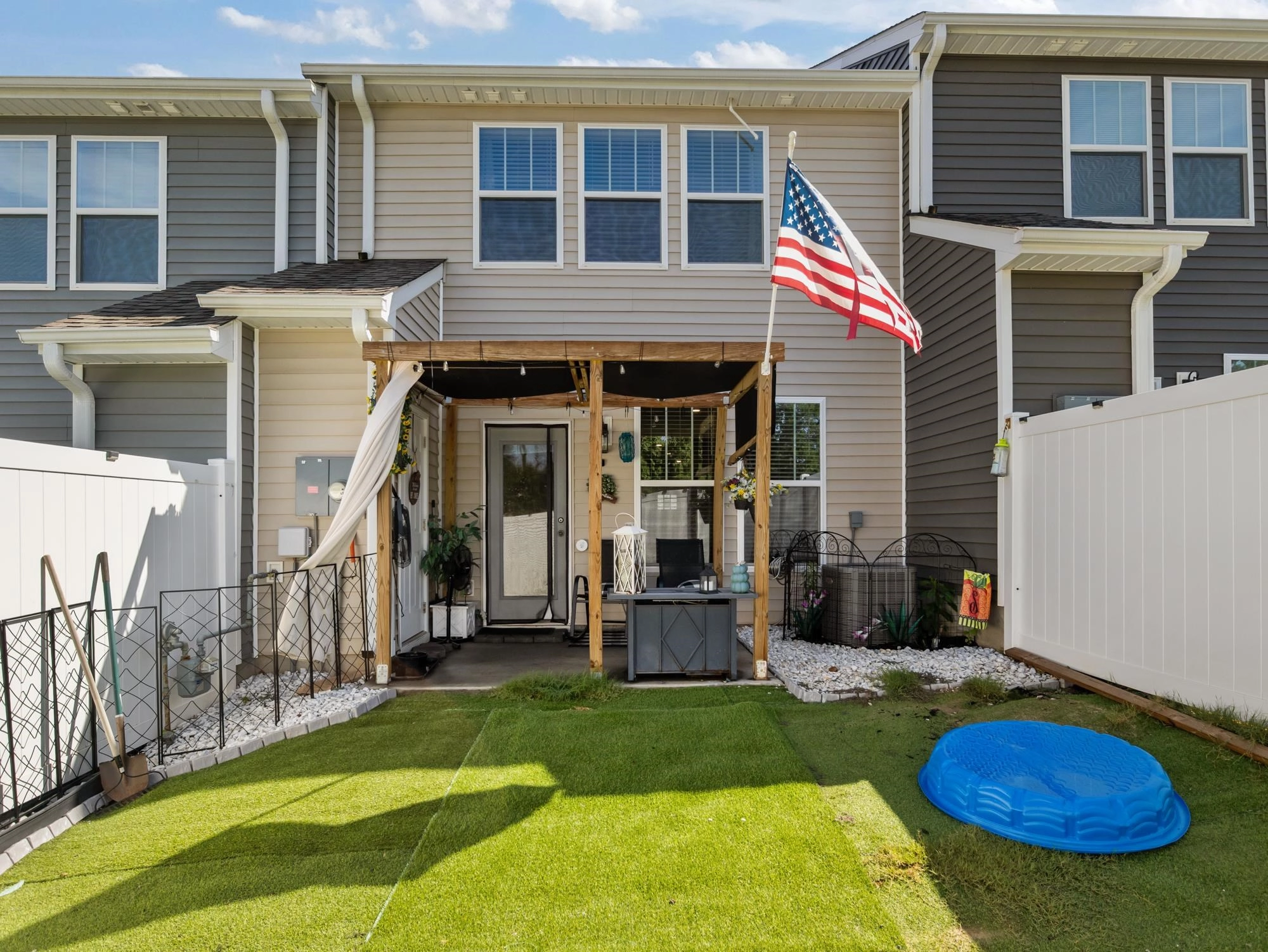 Exterior - 1553 Rivermeade Dr, Moore, SC 29369 photo 4 of 5