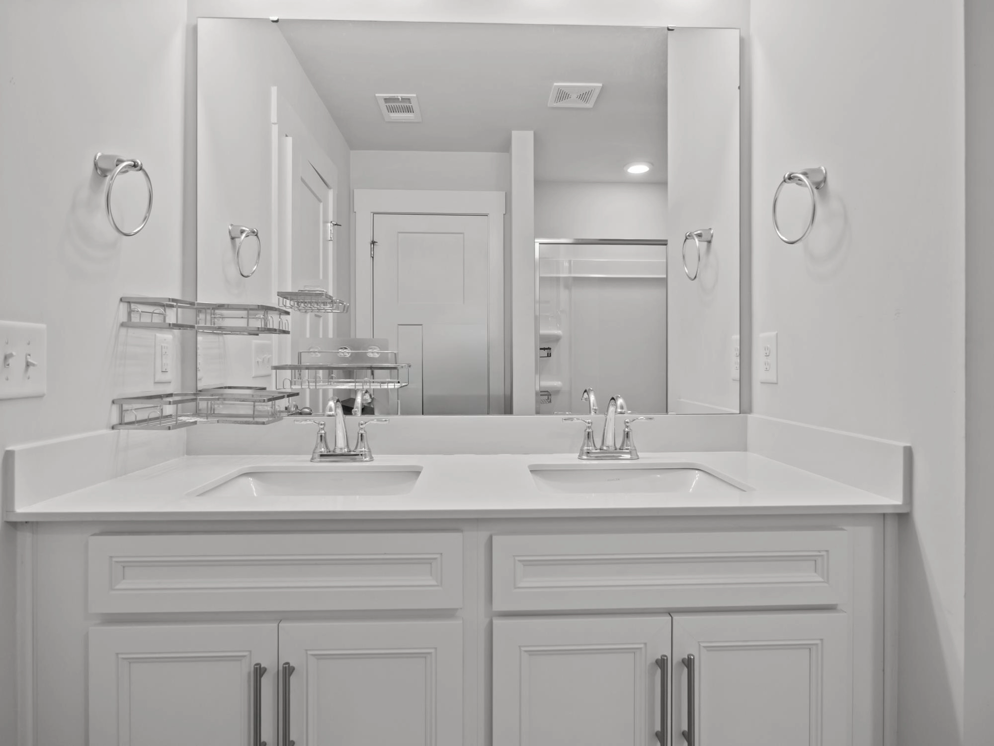 Bath - 1553 Rivermeade Dr, Moore, SC 29369 photo 2 of 6