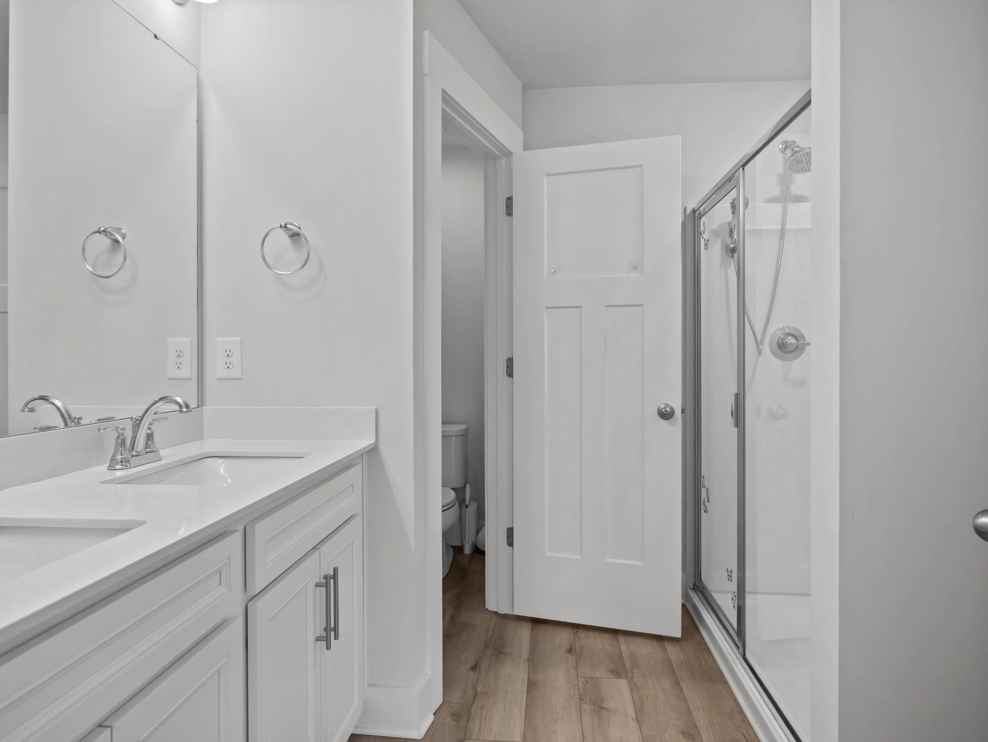 Bath - 1553 Rivermeade Dr, Moore, SC 29369 photo 1 of 6