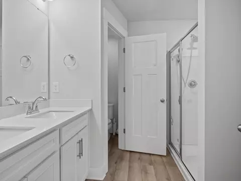 Bath - 1553 Rivermeade Dr, Moore, SC 29369 photo 1 of 6
