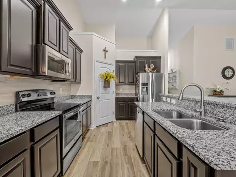 Kitchen - 278 E Pyrenees Dr, Lyman, SC 29365 photo 5 of 5