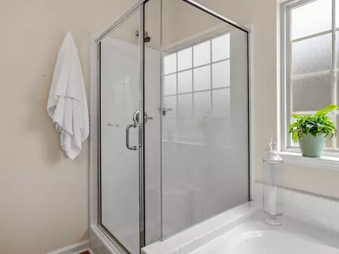 Bath - 278 E Pyrenees Dr, Lyman, SC 29365 photo 3 of 4