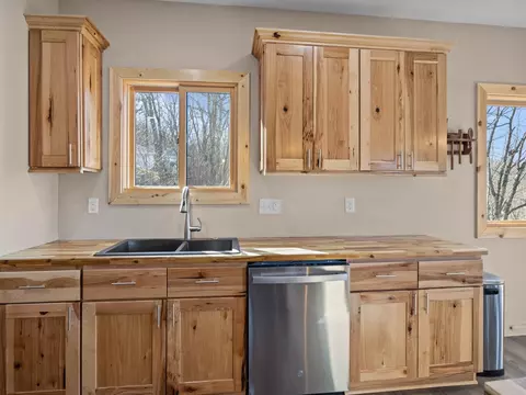 Kitchen - 225 Aurora Ln, Tryon, NC 28782 photo 5 of 6