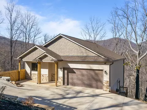 Exterior - 225 Aurora Ln, Tryon, NC 28782 photo 2 of 6
