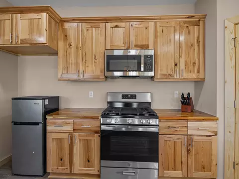 Kitchen - 225 Aurora Ln, Tryon, NC 28782 photo 4 of 6