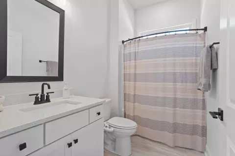Bath - 1831 Wabash Pl, Boiling Springs, SC 29316 photo 3 of 3