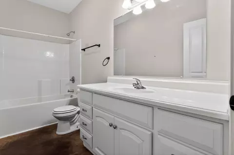 Bath - 112 Dundee Ct, Anderson, SC 29621 photo 2 of 4