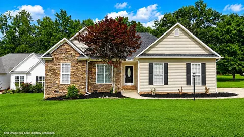 232 Orleans Dr, Wellford, SC 29385