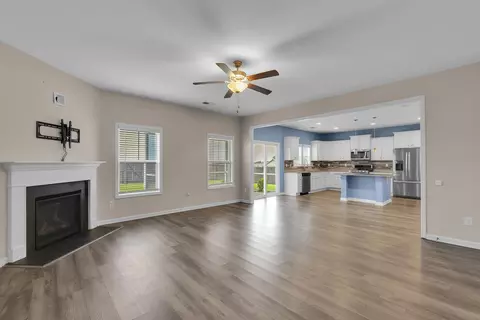 Living - 105 Viewmont Dr, Duncan, SC 29334 photo 1 of 4