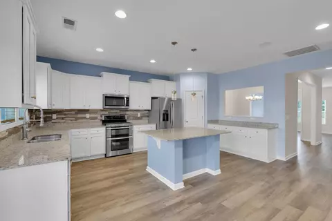 Kitchen - 105 Viewmont Dr, Duncan, SC 29334 photo 1 of 1