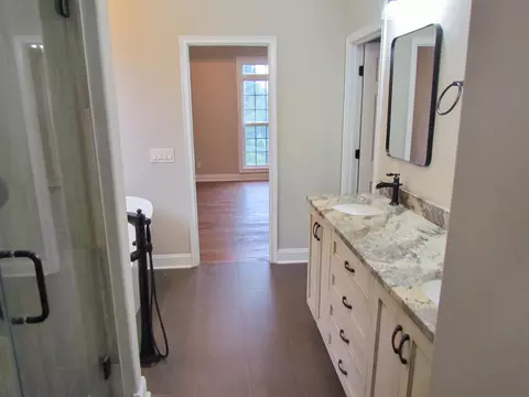 Bath - 529 Albatross Rd, Easley, SC 29640 photo 2 of 5