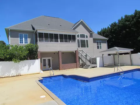 Exterior - 529 Albatross Rd, Easley, SC 29640 photo 2 of 4