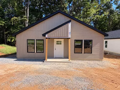 4 Poplar St, Woodruff, SC 29388