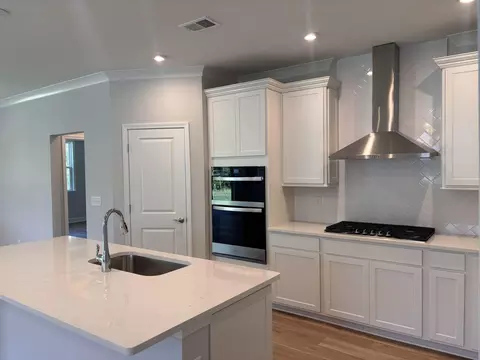 Kitchen - 1063 Tyger Branch Dr, Moore, SC 29369 photo 3 of 5