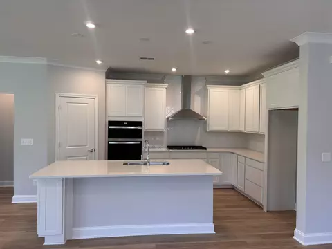 Kitchen - 1063 Tyger Branch Dr, Moore, SC 29369 photo 2 of 5