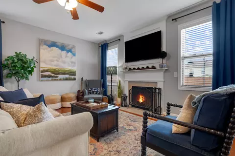 Living - 11 Harwick Ct, Easley, SC 29642 photo 3 of 4