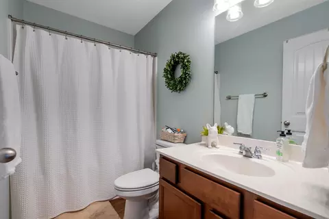 Bath - 11 Harwick Ct, Easley, SC 29642 photo 2 of 4