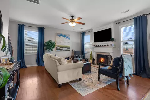 Living - 11 Harwick Ct, Easley, SC 29642 photo 1 of 4