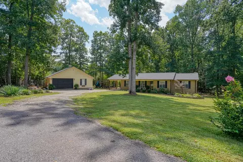 6425 Greenfield Dr, Spartanburg, SC 29303