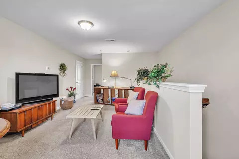Living - 226 Northwild Dr, Duncan, SC 29334 photo 4 of 4