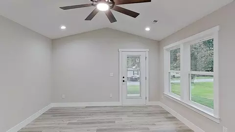 Living - 155 Hadden Ave, Duncan, SC 29334 photo 1 of 2