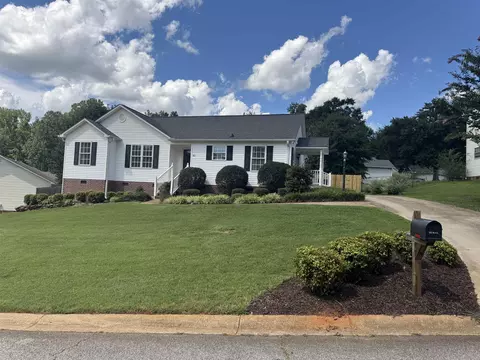 142 Caroway Ct, Spartanburg, SC 29303