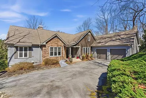 3 Rustic Ct, Landrum, SC 29356