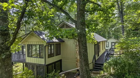 187 Caledonia Rd, Landrum, SC 29356