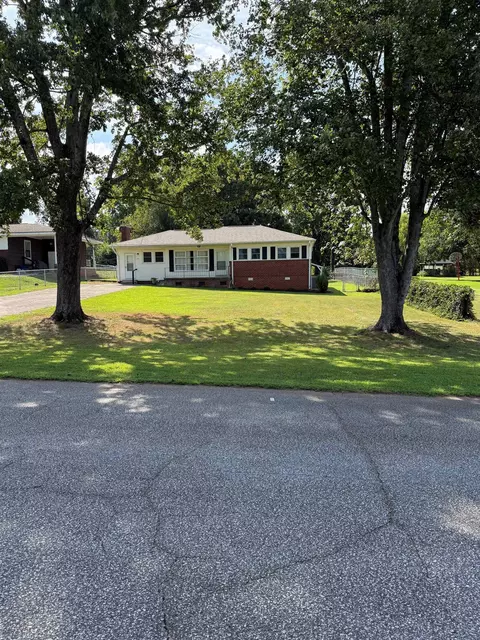 275 Fox Dr, Spartanburg, SC 29302