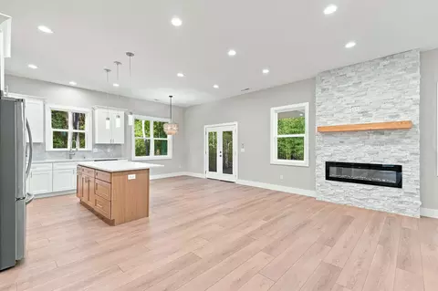 Living - 1589 Sandy Ford Rd, Chesnee, SC 29323 photo 1 of 4