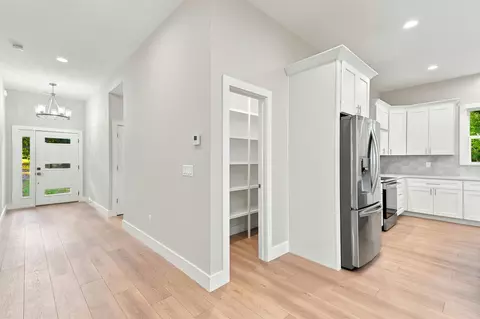 Entry Way - 1589 Sandy Ford Rd, Chesnee, SC 29323 photo 2 of 2