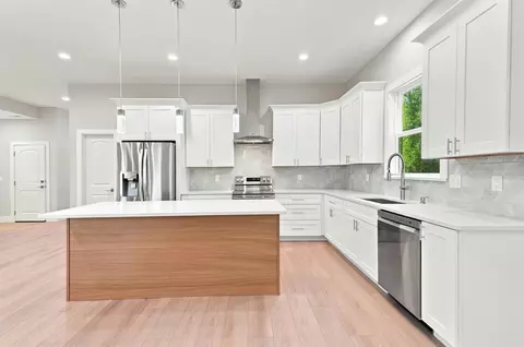 Kitchen - 1589 Sandy Ford Rd, Chesnee, SC 29323 photo 2 of 3