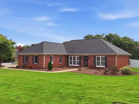Exterior - 233 Summerfield Rd, Moore, SC 29369 photo 2 of 4