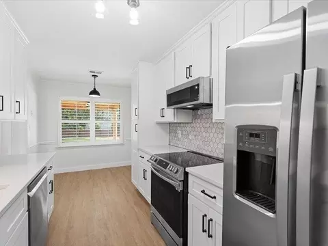 Kitchen - 233 Summerfield Rd, Moore, SC 29369 photo 3 of 3