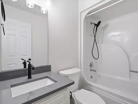 Bath - 233 Summerfield Rd, Moore, SC 29369 photo 1 of 5