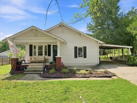 102 Edgewood Ave, Landrum, SC 29356