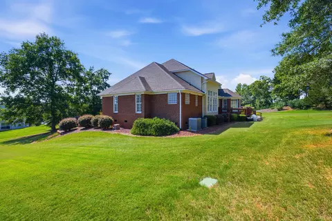 Exterior - 424 Harbour View Dr, Chesnee, SC 29323 photo 6 of 11