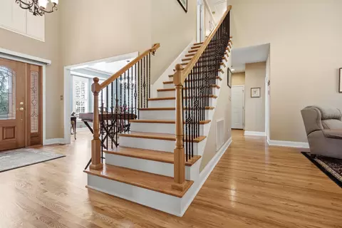 Entry Way - 424 Harbour View Dr, Chesnee, SC 29323 photo 3 of 4