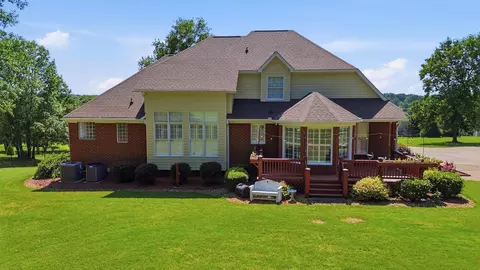 Exterior - 424 Harbour View Dr, Chesnee, SC 29323 photo 7 of 11
