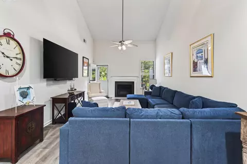 Living - 344 Bellerive Dr, Duncan, SC 29334 photo 2 of 3