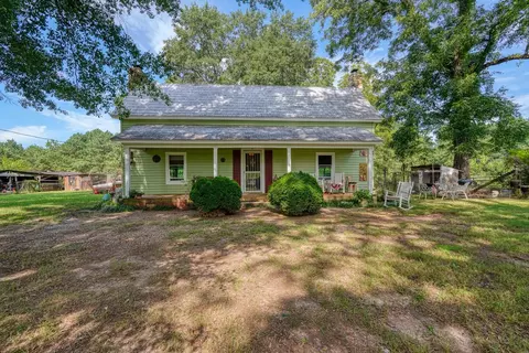 200 Lowe Ln, Inman, SC 29349